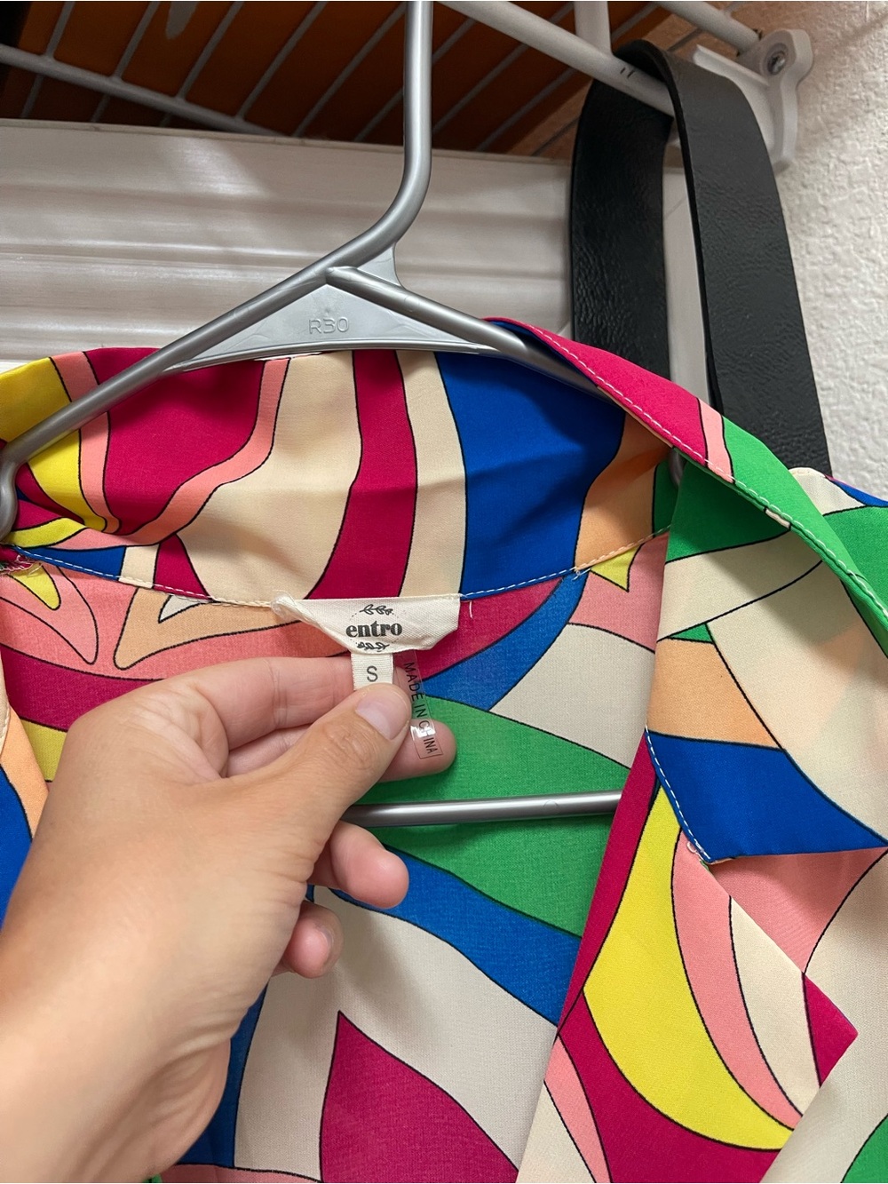 entro Multicolor Swirl Print Sleeveless Romper - Picture 3 of 3